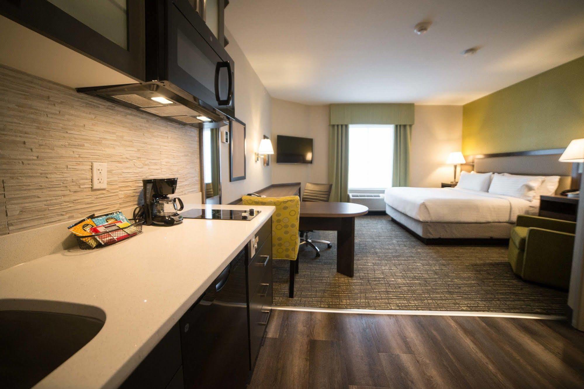 Candlewood Suites West Edmonton - Mall Area By Ihg Dış mekan fotoğraf